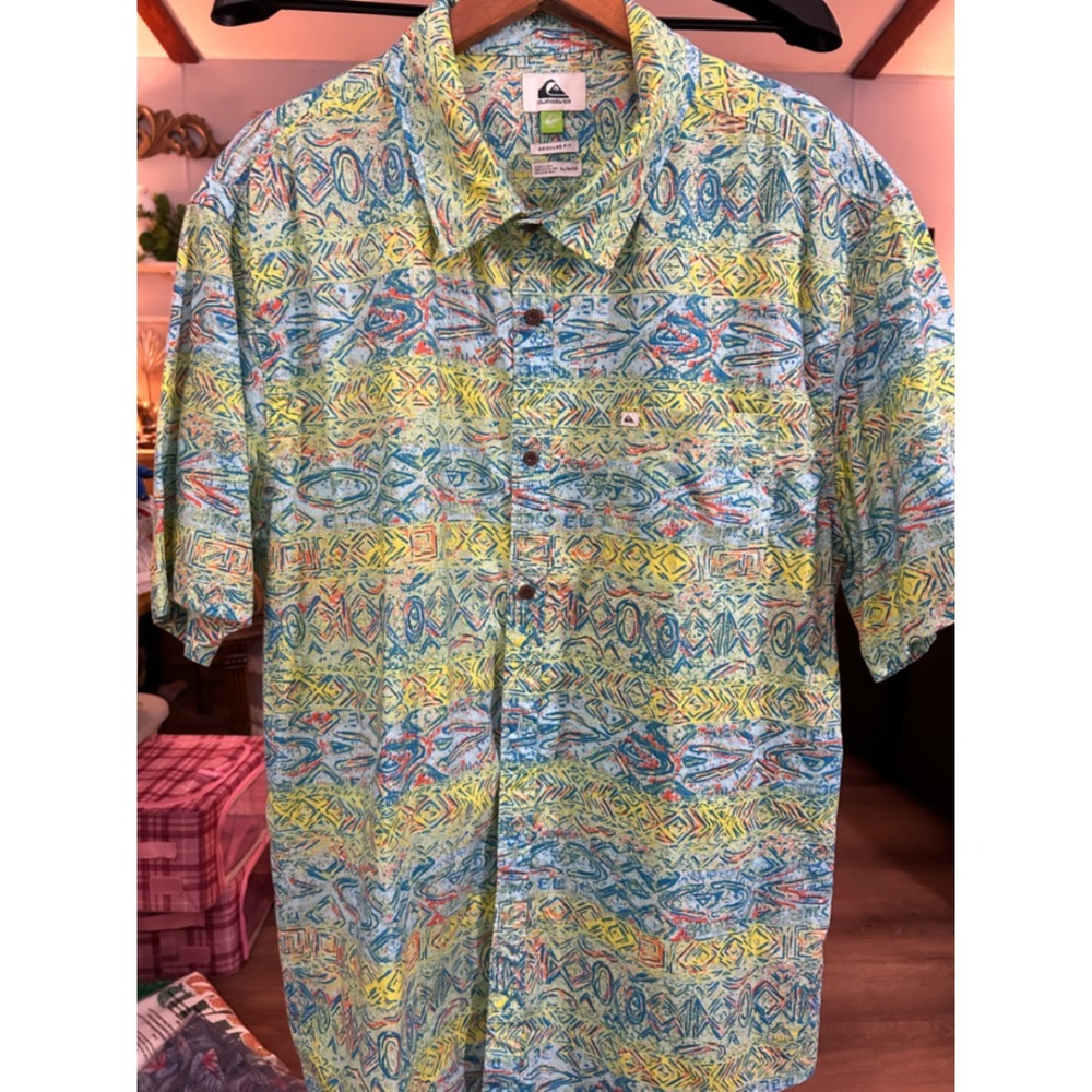 Quiksilver Mens XL Regular Fit Short Sleeve Button Down Tribal Geometric Shirt